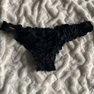 Vs scrunch butt bikini bottoms